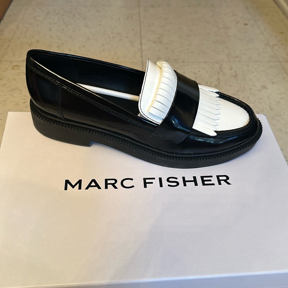 NEW IN BOX Marc Fisher Calixy Loafer
